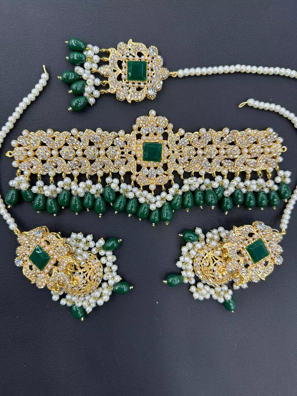 Zircon choker set with teeka Main image