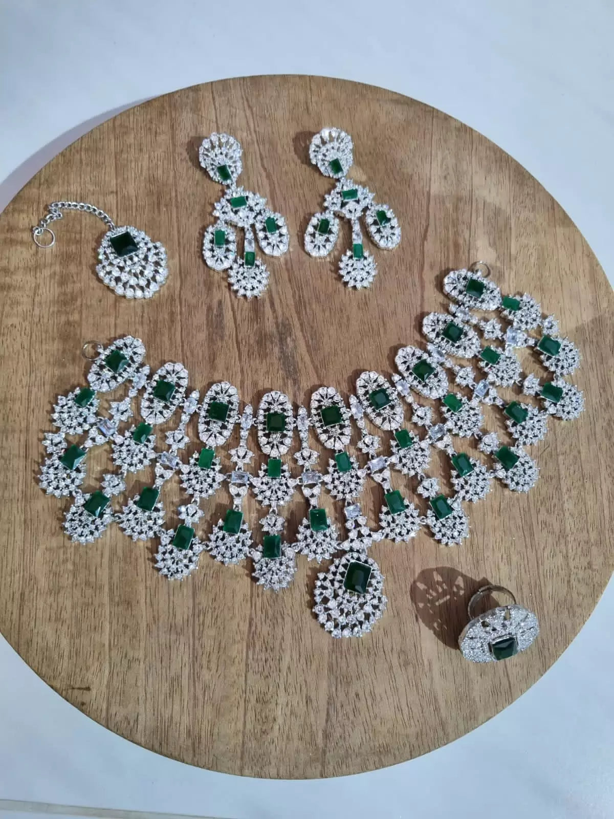 Kiara Advani bridal set Main image