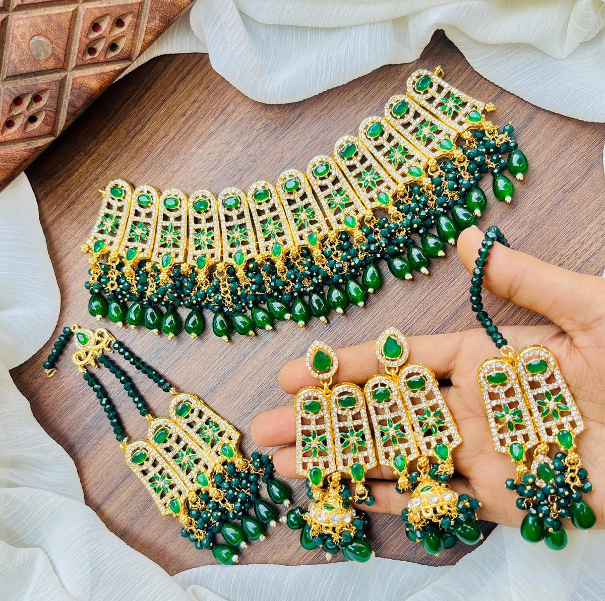 Heavy bandhai bridal set with jhumar Main image