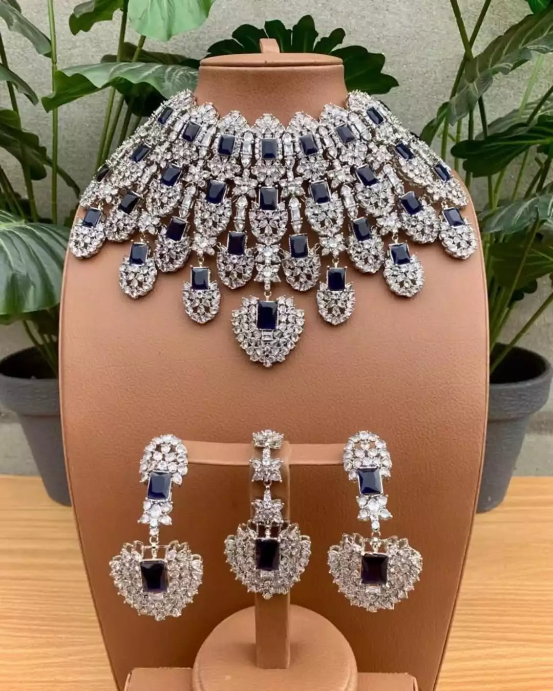 Kiara Advani bridal set Main image