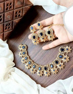 Zircon necklace set with teeka