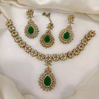 Zircon necklace set with teeka