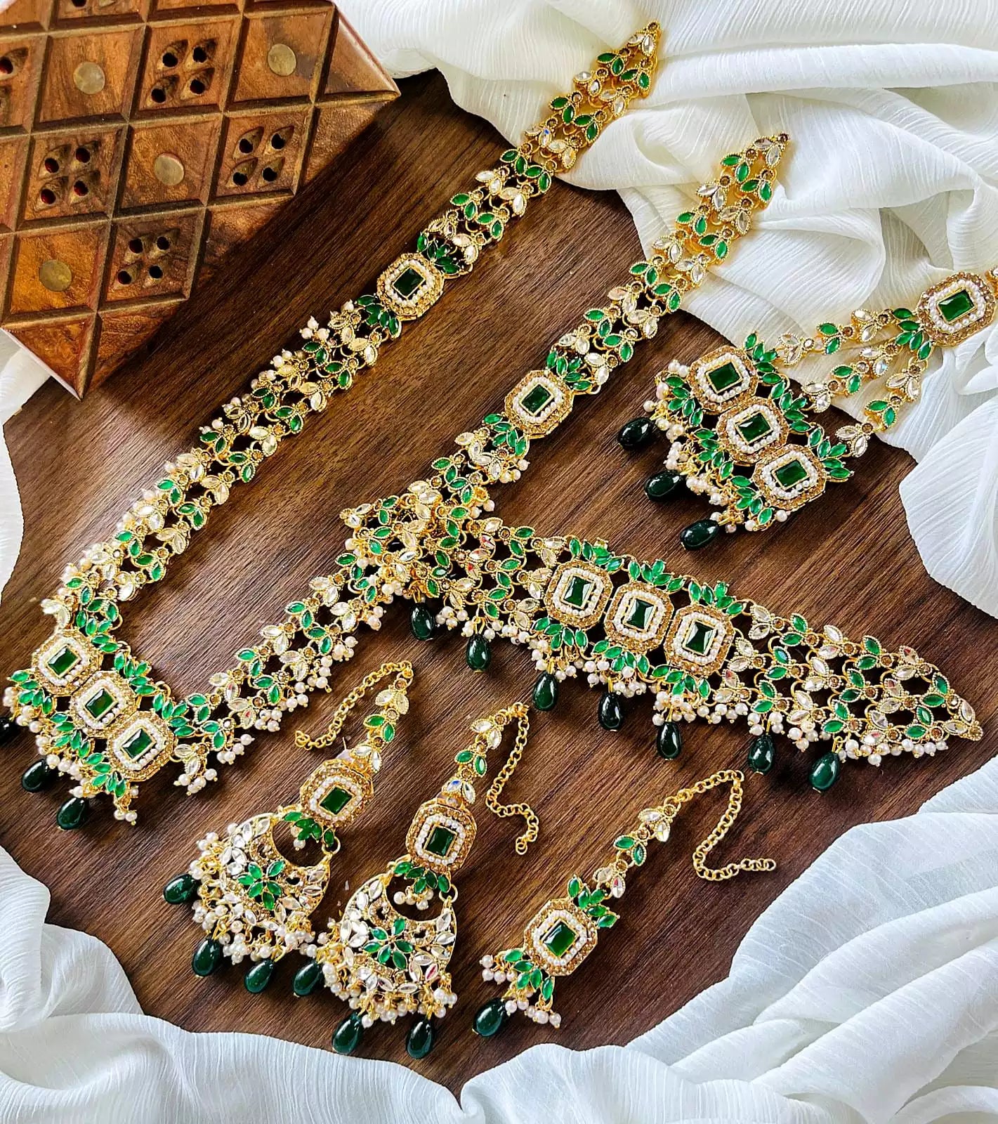 Kundan double dholna bridal set Secondary image