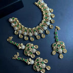Zircon necklace set with teeka