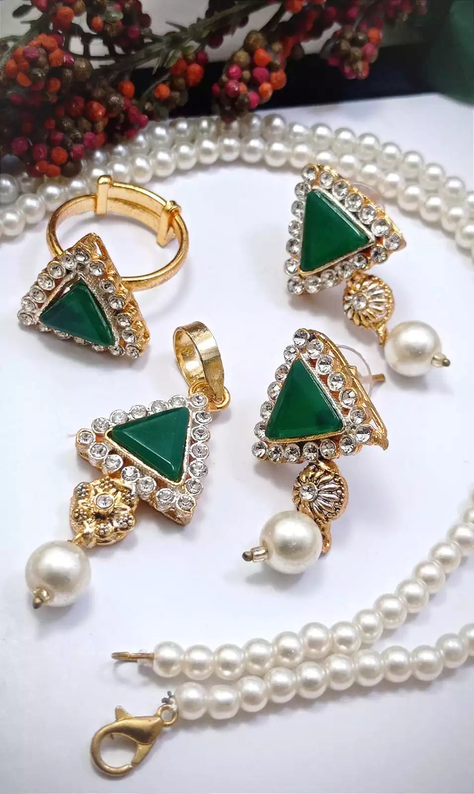 Egyptian locket set with maala