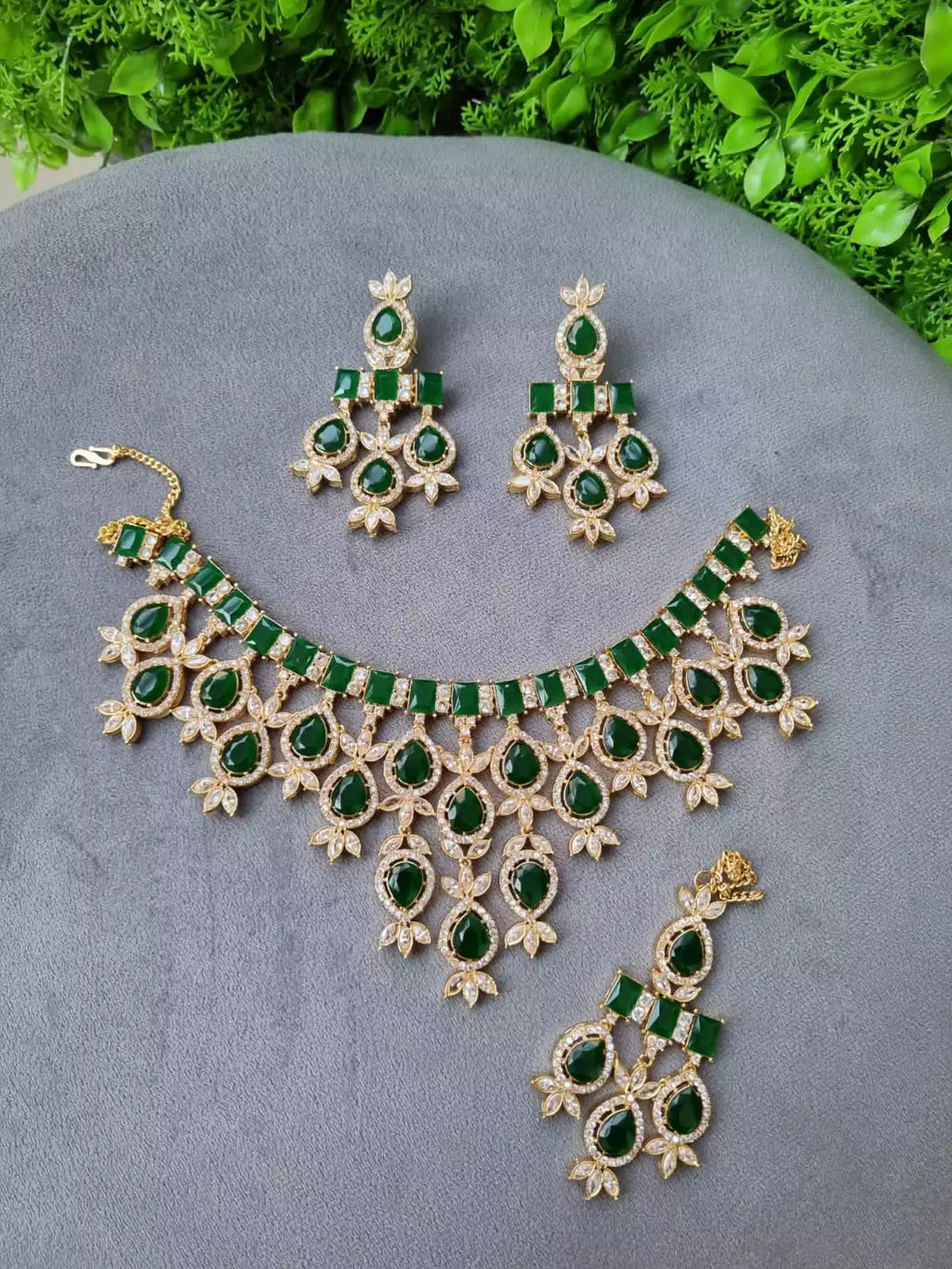 Zircon full neck bridal set