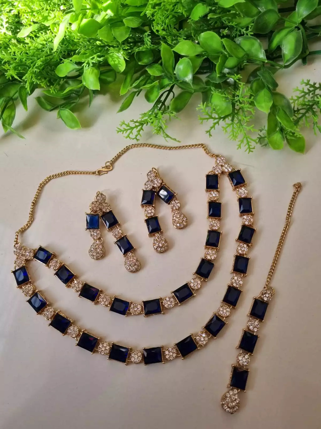 Double layer zircon set with teeka