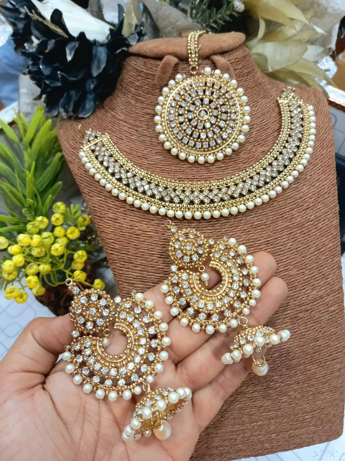 Manjoos big size jhumki teeka set