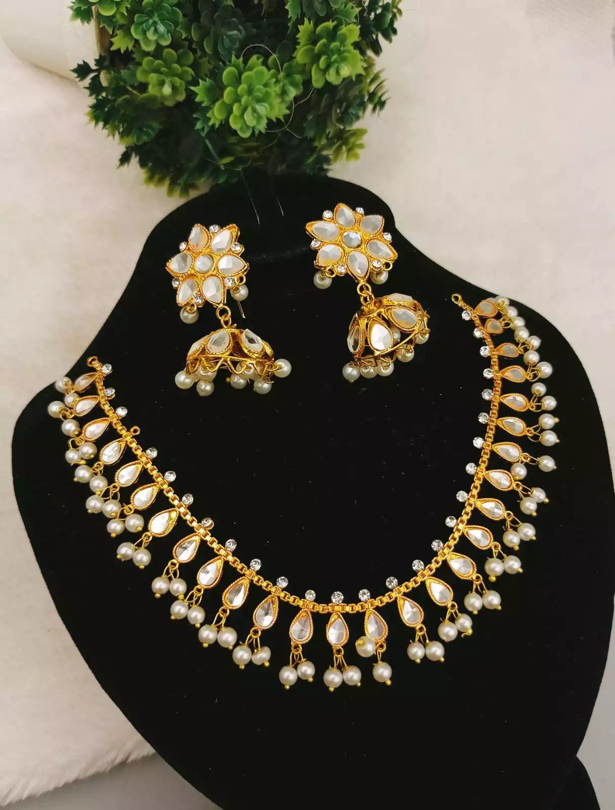 Bahawalpuri Kundan set Main image