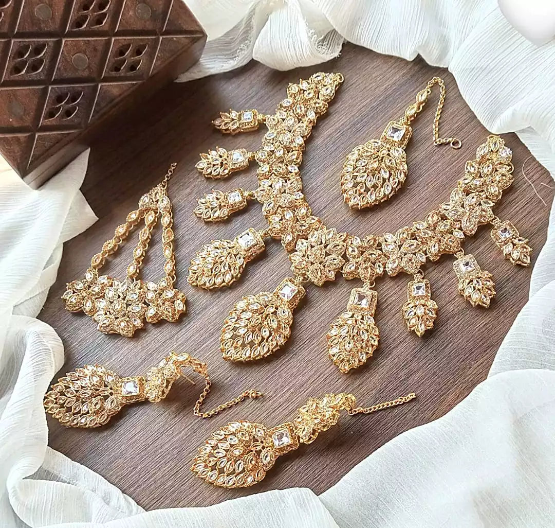 Heavy bridal necklace set