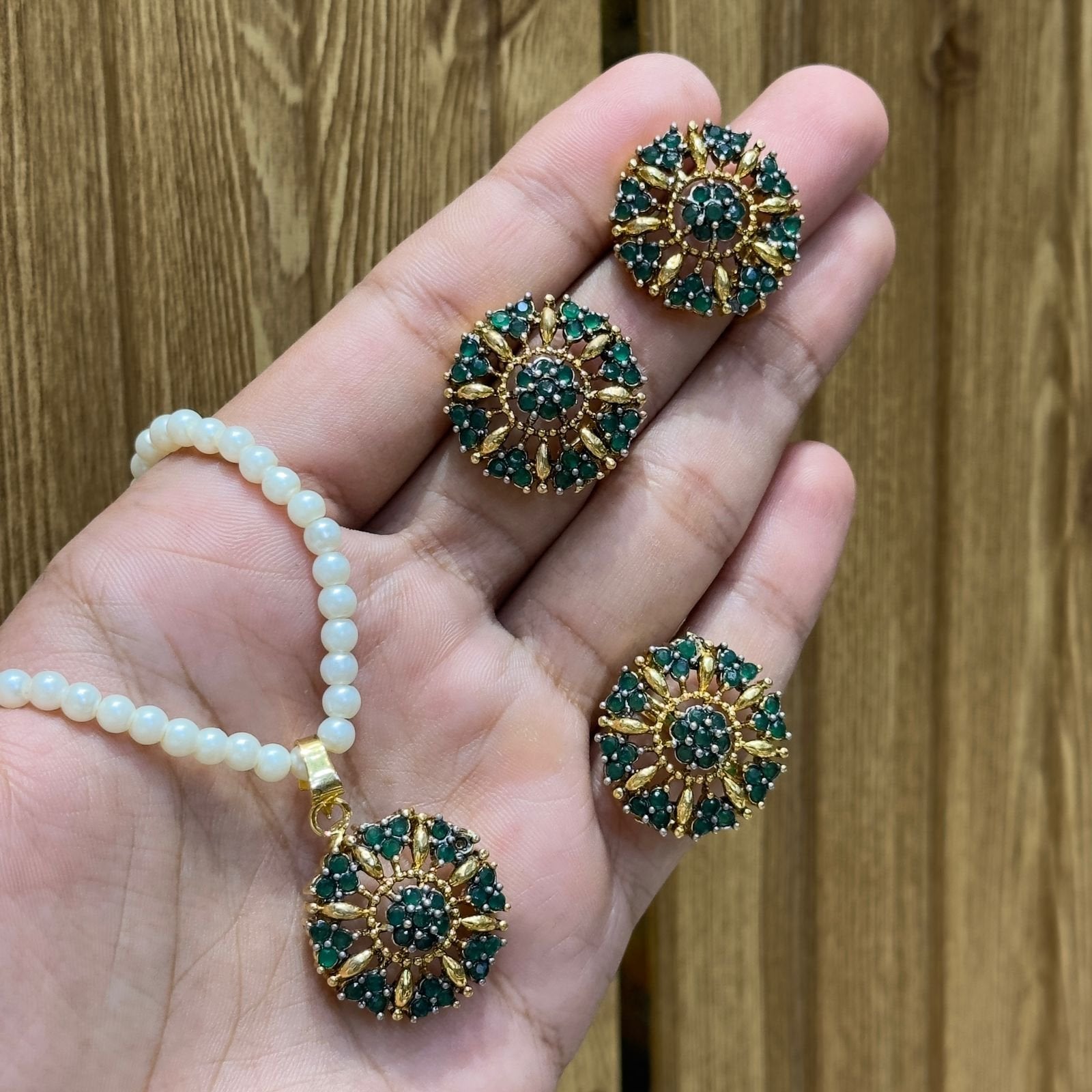 Gold plated locket set Main image