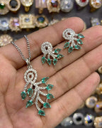 Zircon pendant set with studs