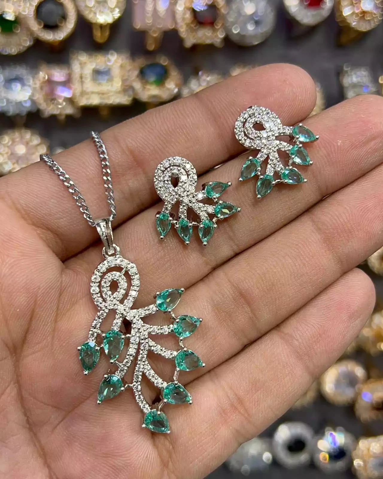 Zircon pendant set with studs