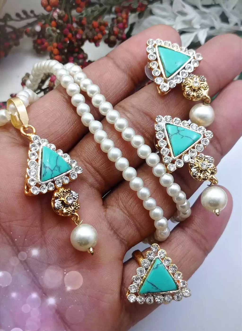 Egyptian locket set with maala
