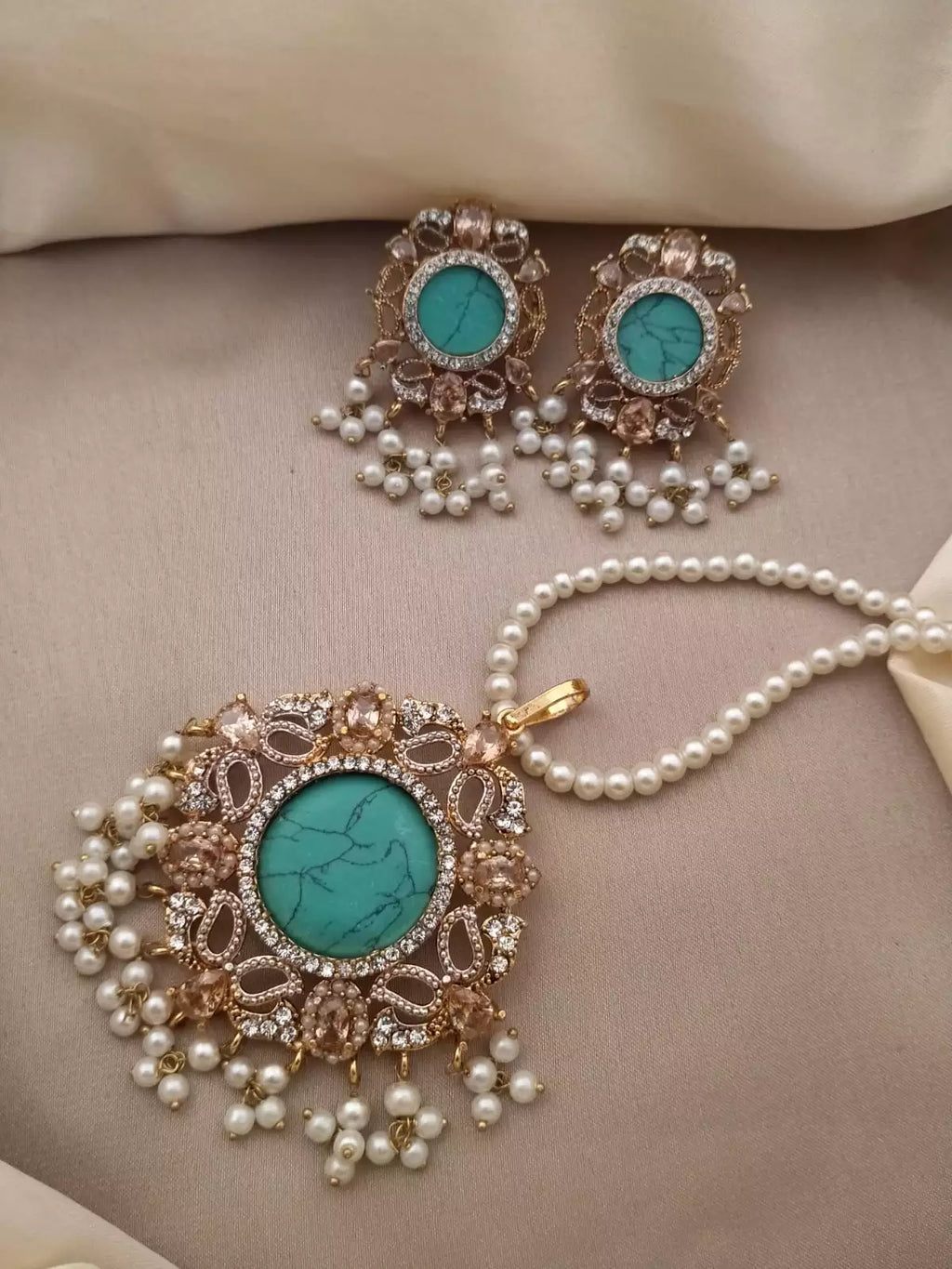 Egyptian zircon pendant set-020