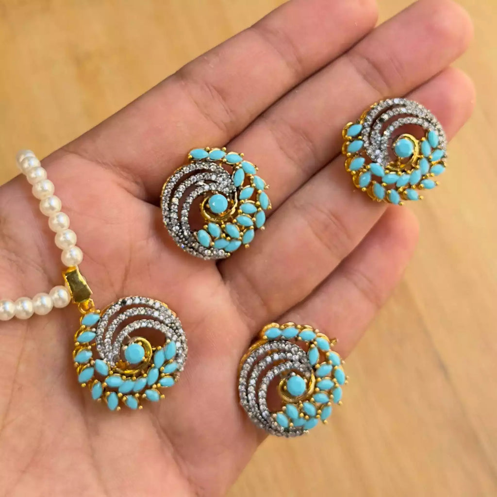 Indian zircon pendant set