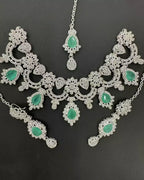 Zircon necklace set with teeka