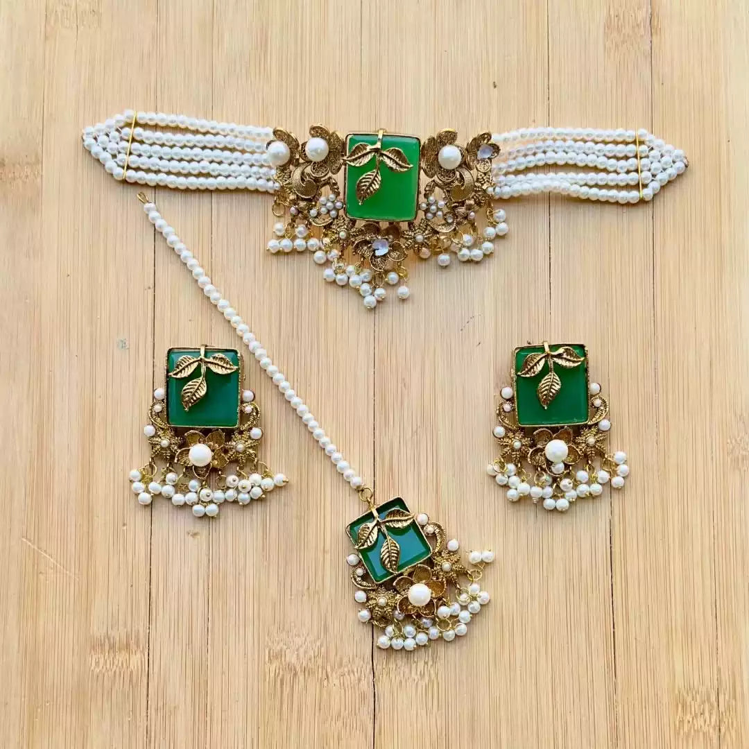 Designer choker set with teeka