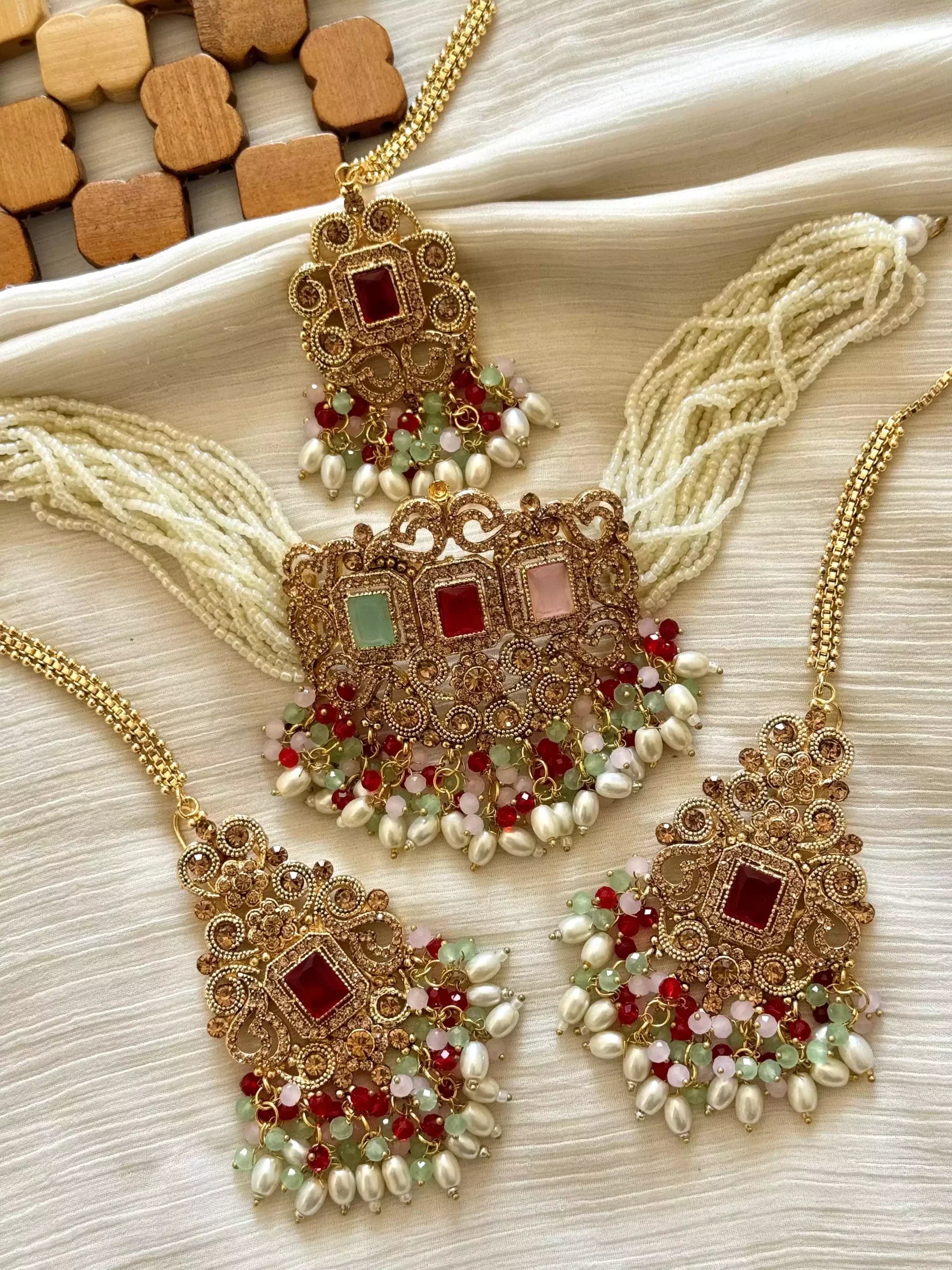 Egyptian choker set with teeka