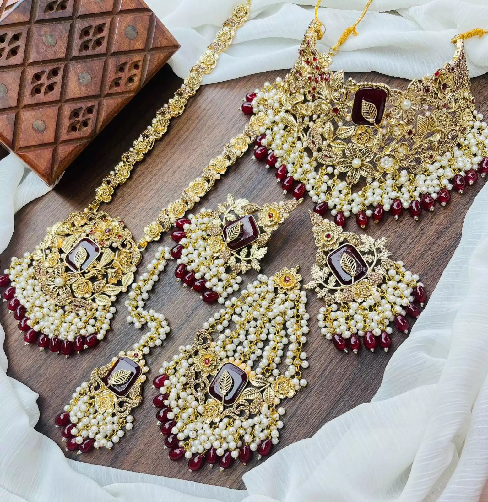 Handmade bridal set Main image