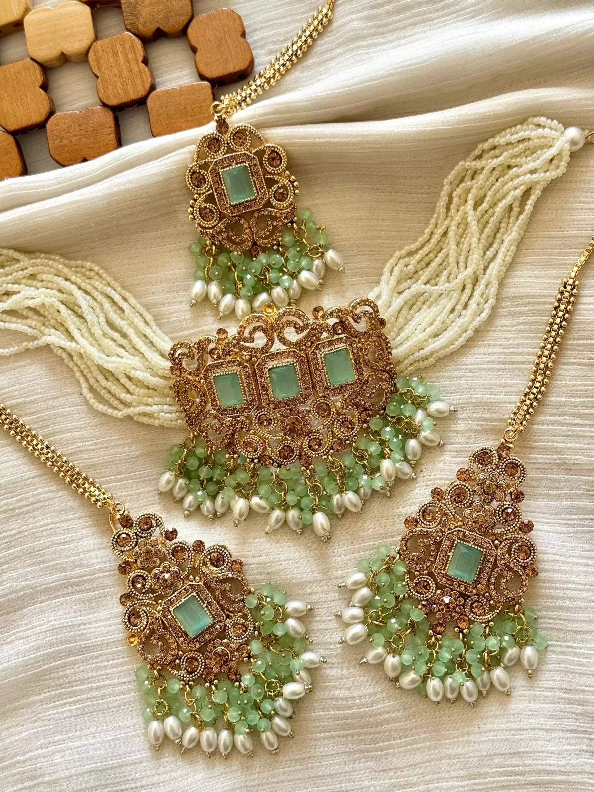 Egyptian choker set with teeka