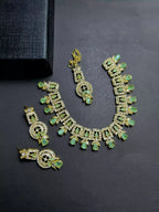 Zircon necklace set with teeka