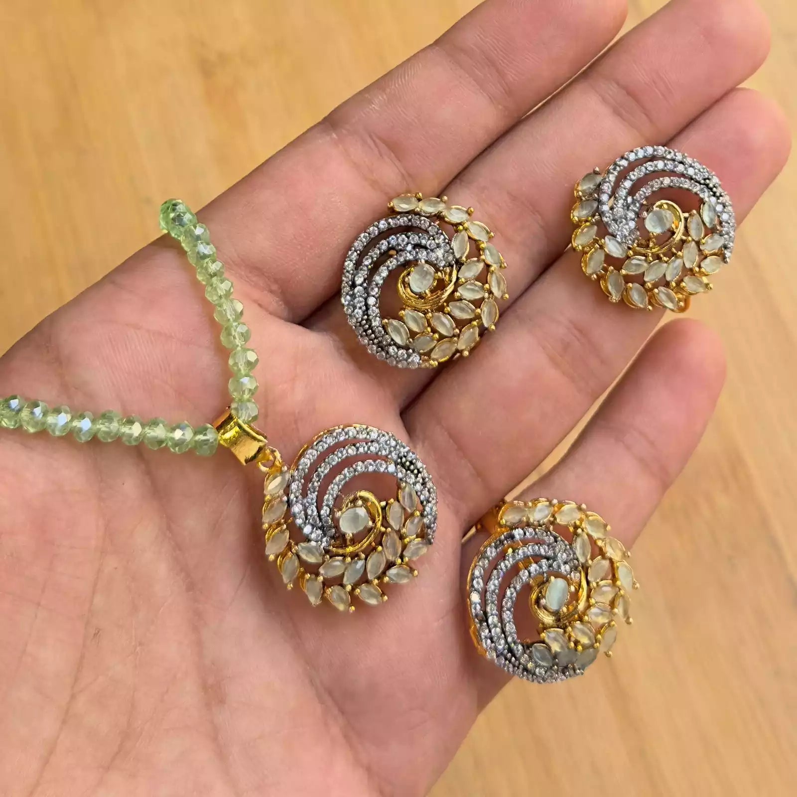 Indian zircon pendant set