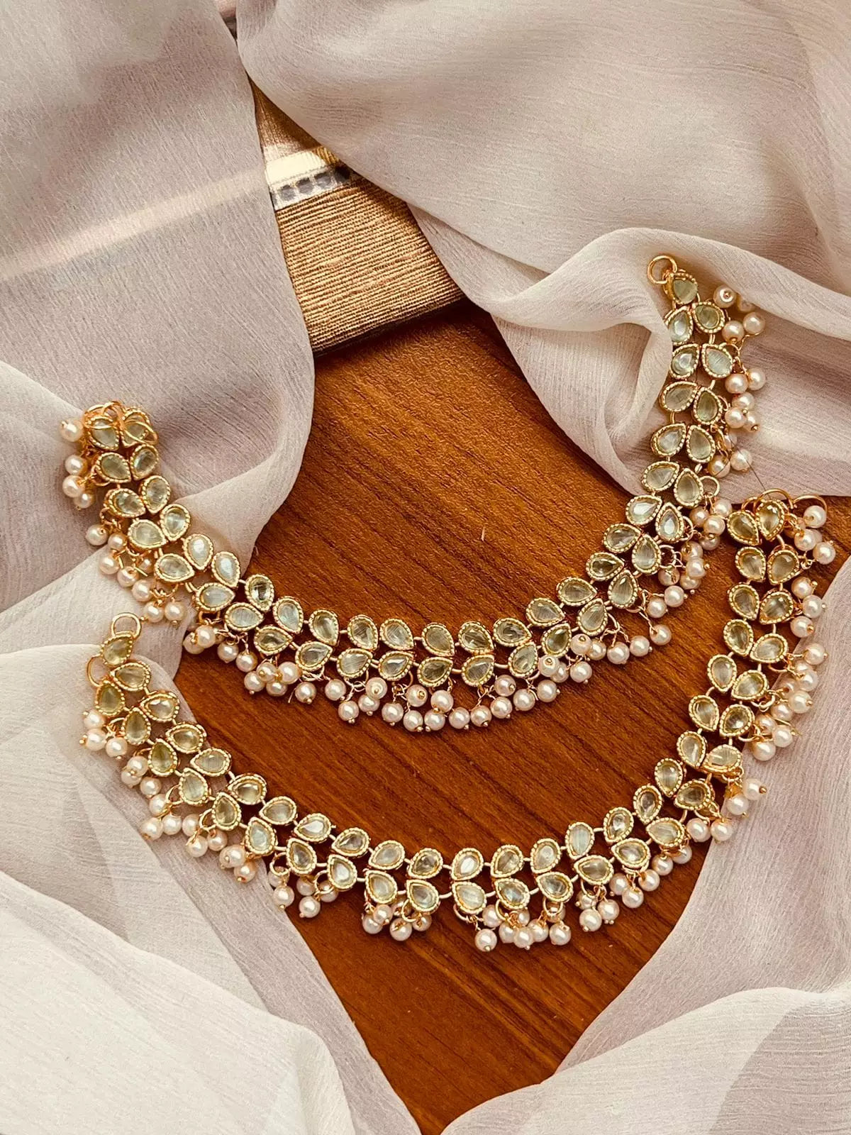 Elegant anklet pair