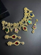 Zircon necklace set with teeka