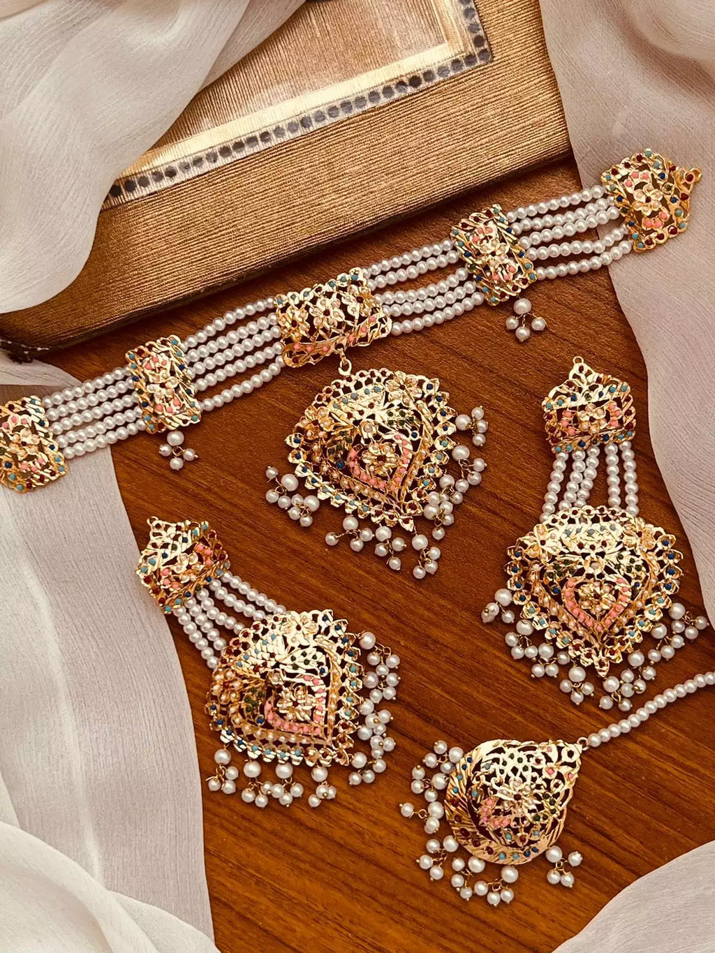 Hyderabadi choker set