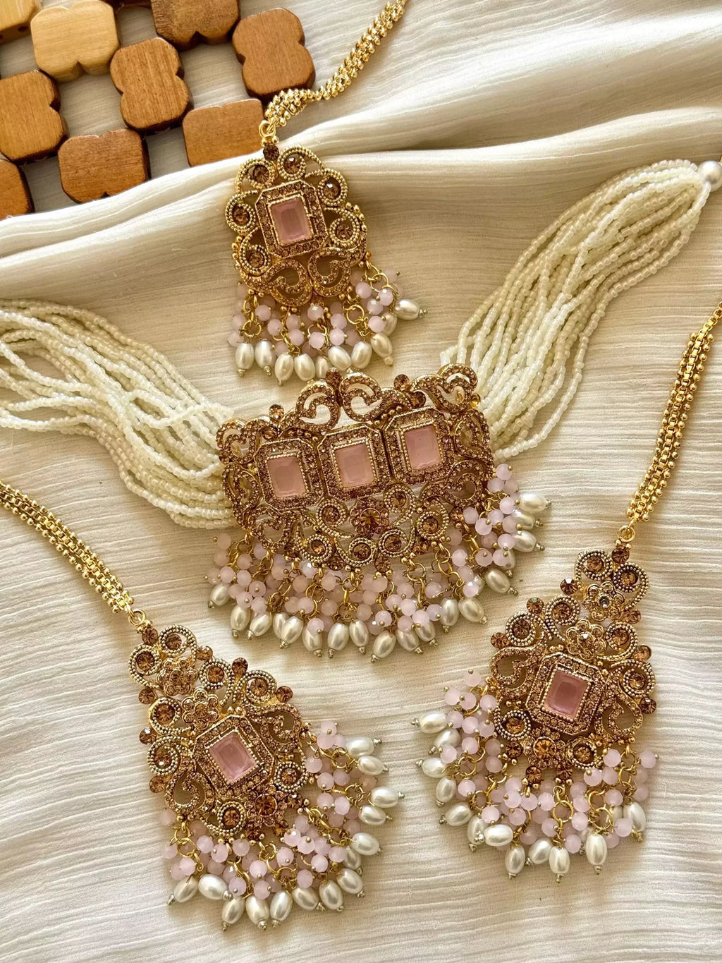 Egyptian choker set with teeka