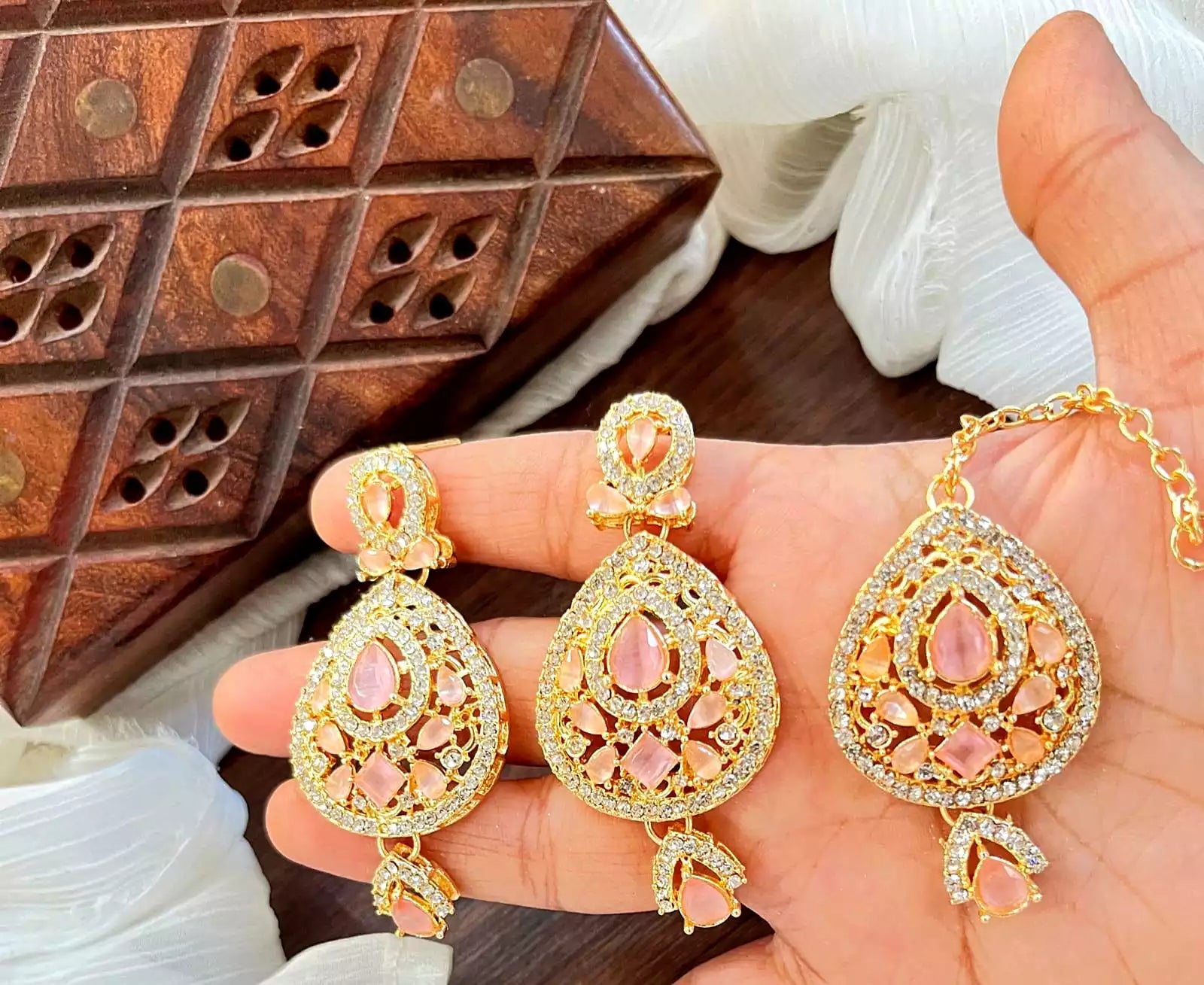 Zircon earrings teeka