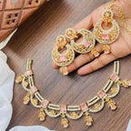 Zircon necklace set with teeka