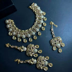 Zircon necklace set with teeka