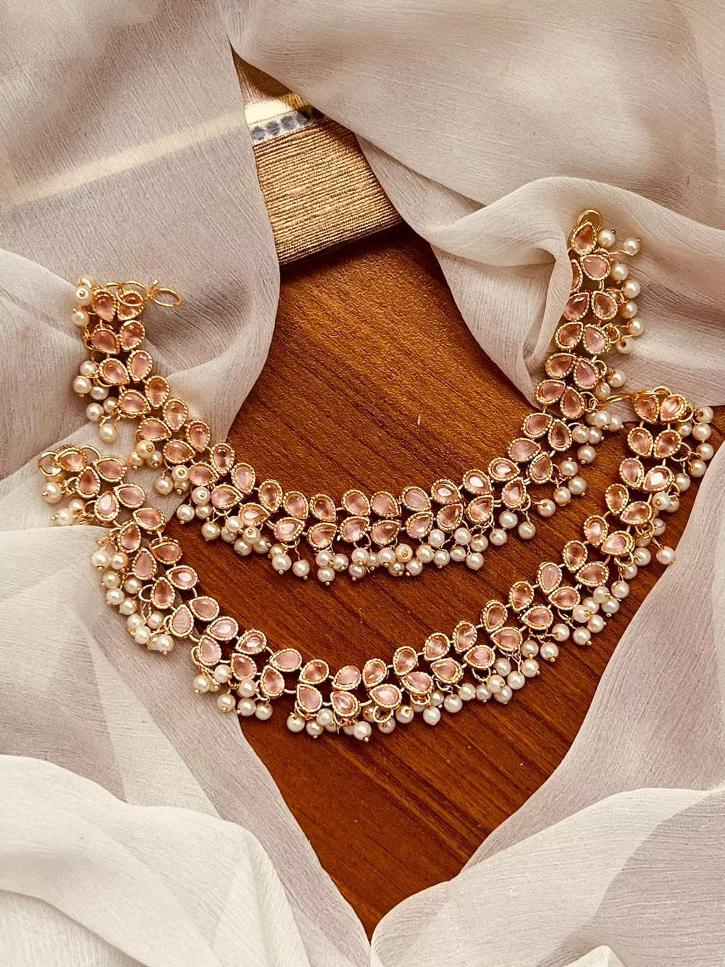 Elegant anklet pair