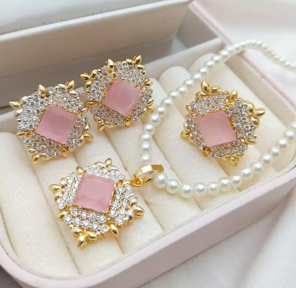 Zirconia pendant set with ring