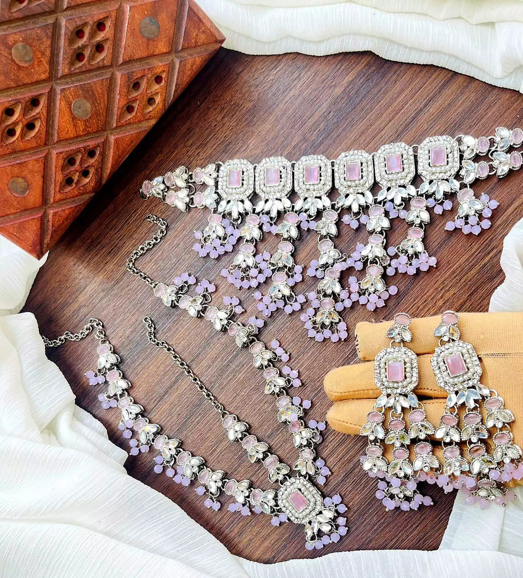 Kundan set with matha patti