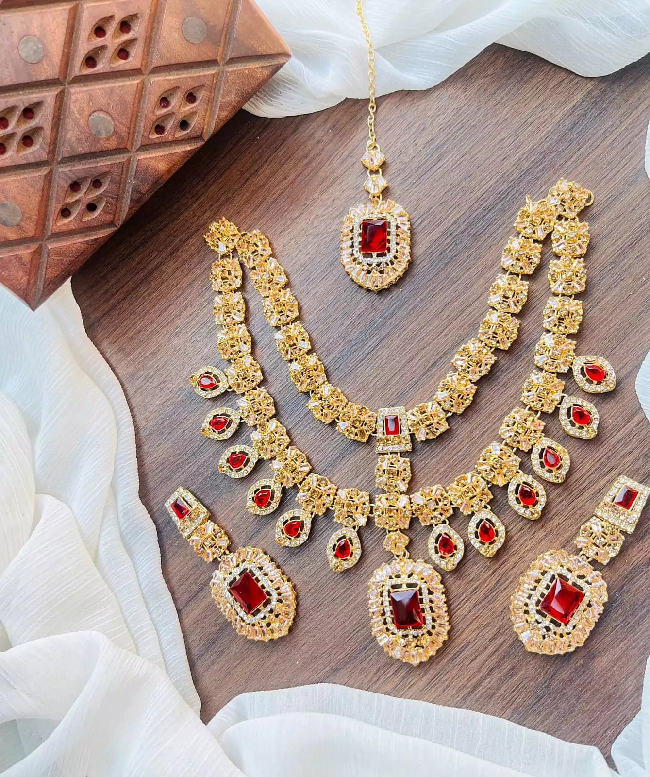 Double line necklace set with teeka