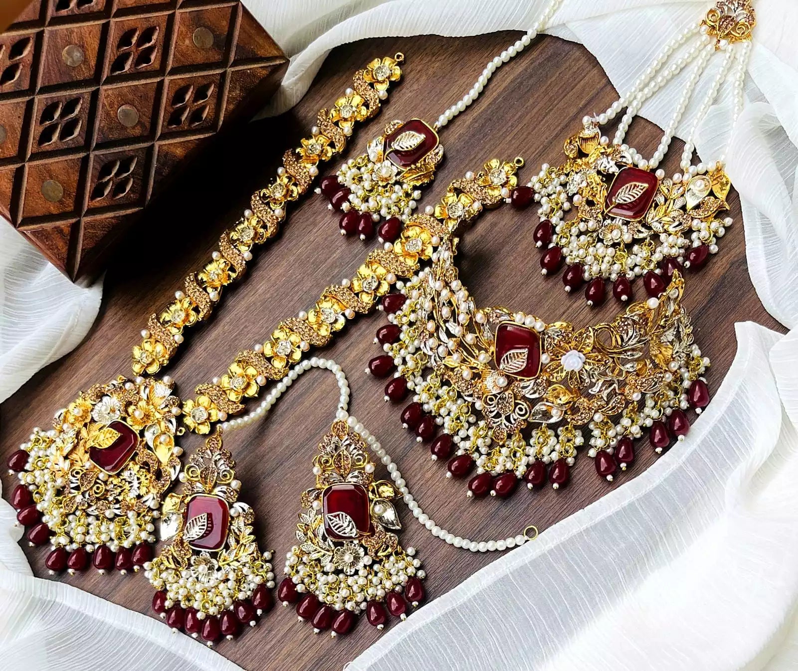Handmade bridal set Main image