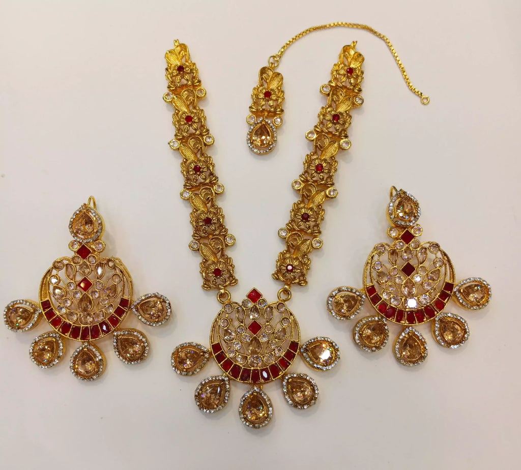 Unique style set with teeka