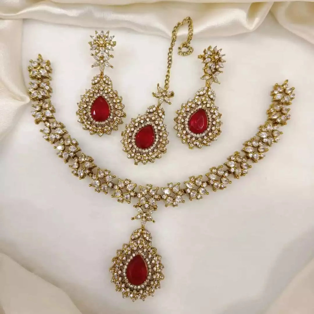Zircon necklace set with teeka