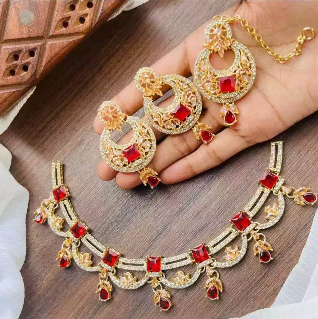 Zircon necklace set with teeka