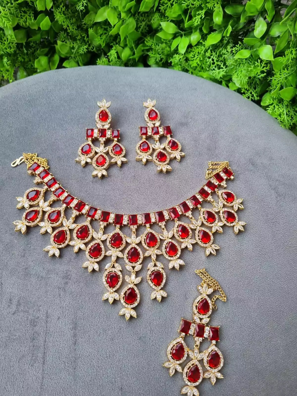 Zircon full neck bridal set