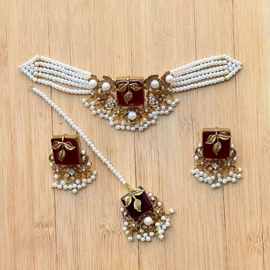 Designer choker set with teeka