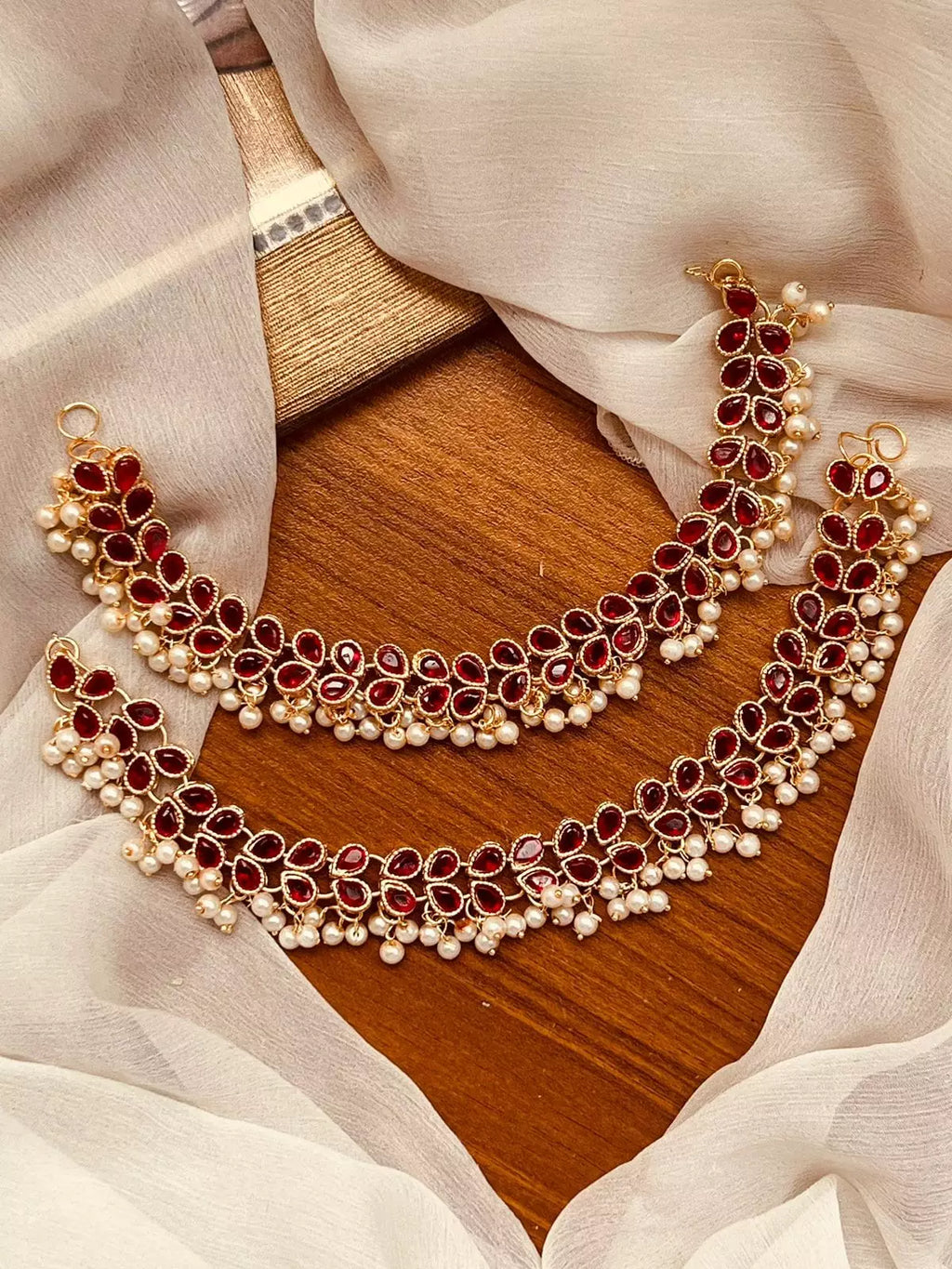 Elegant anklet pair