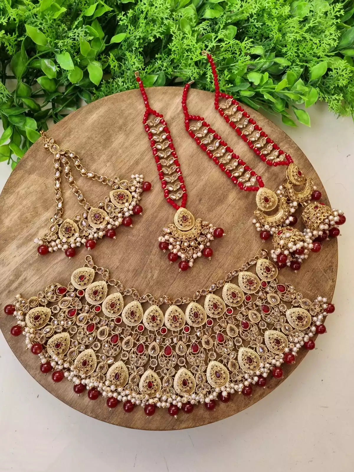 Heavy bridal set with jhumar Secondary image