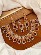 Zircon necklace set with teeka