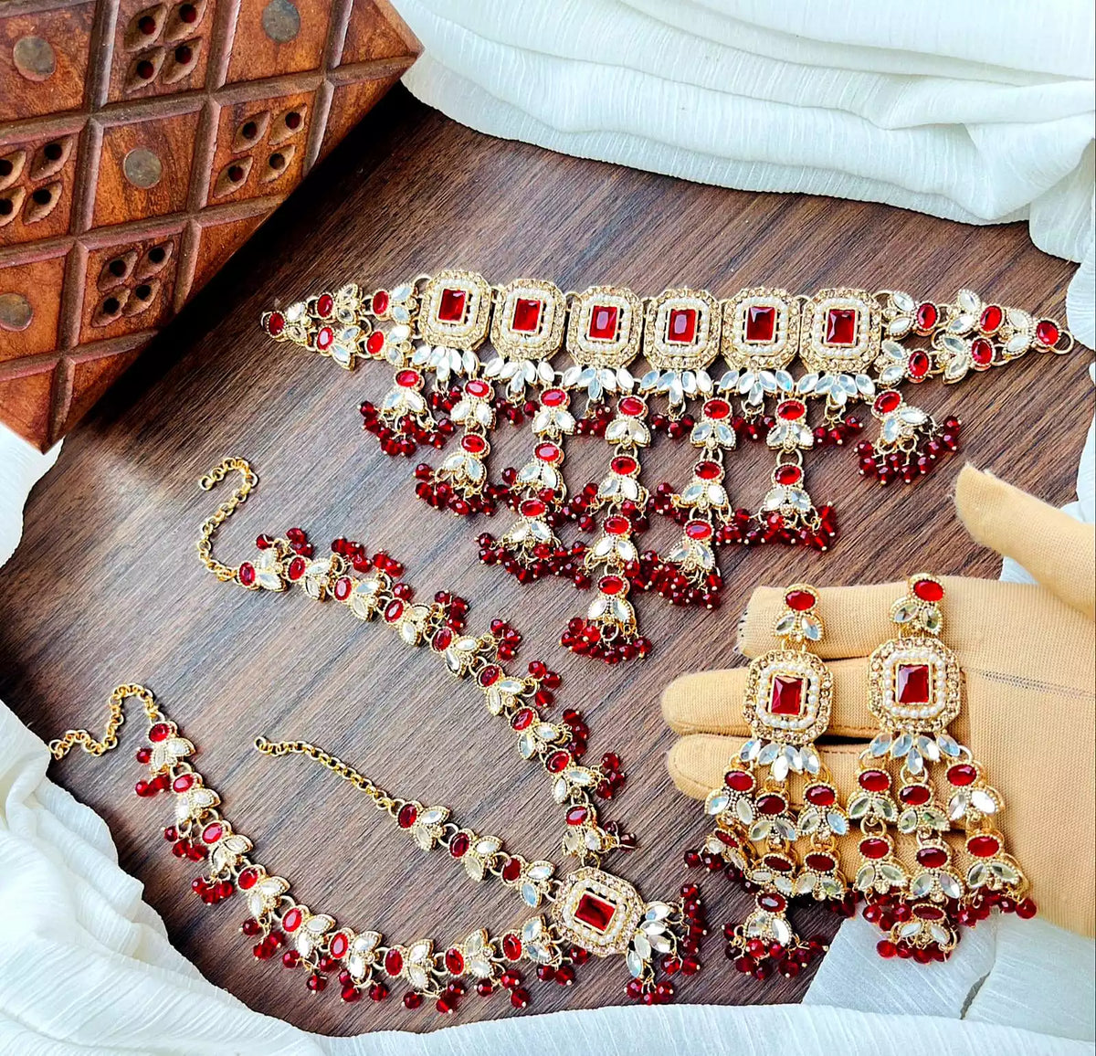 Kundan set with matha patti Main image