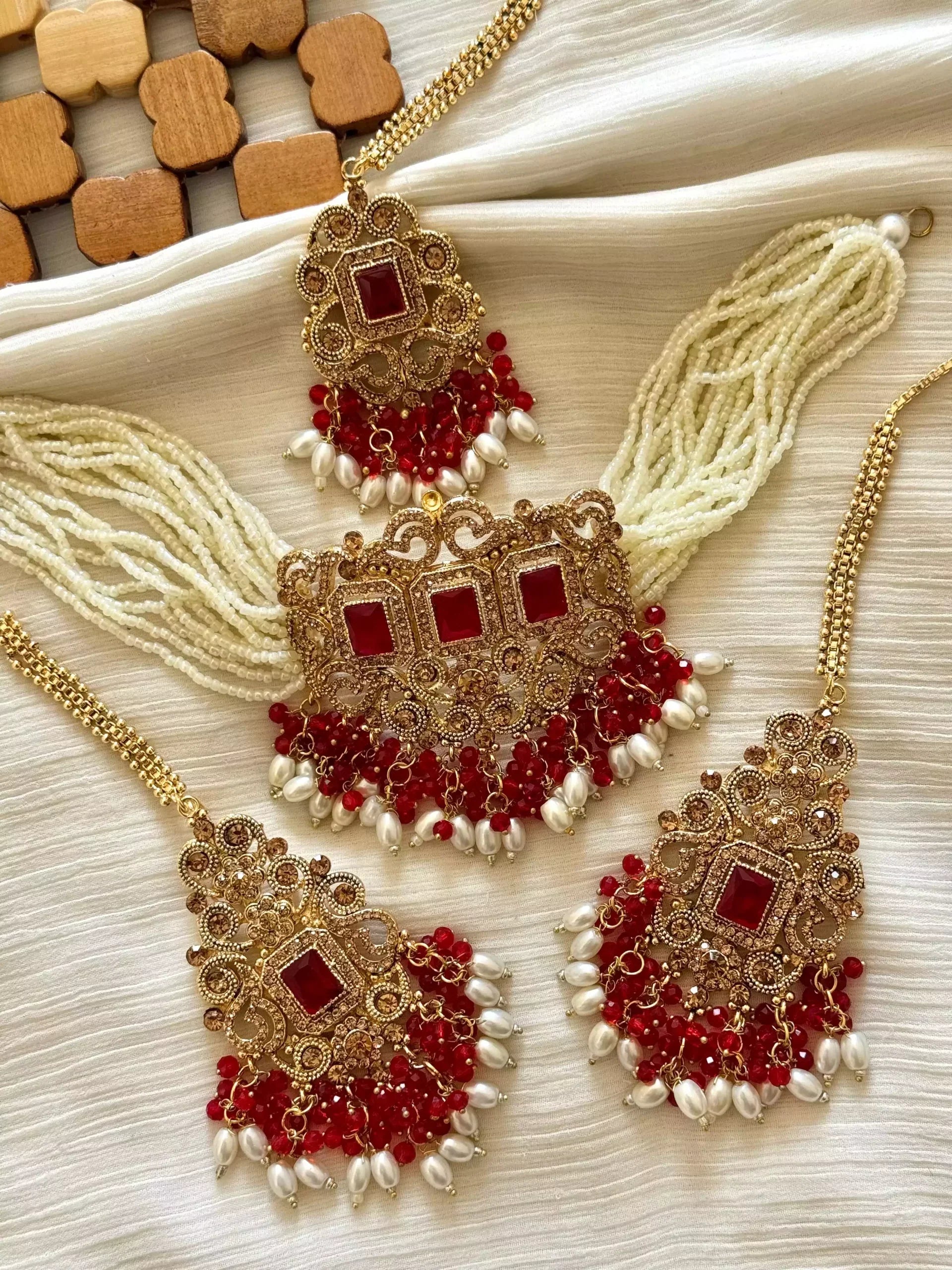 Egyptian choker set with teeka Main image