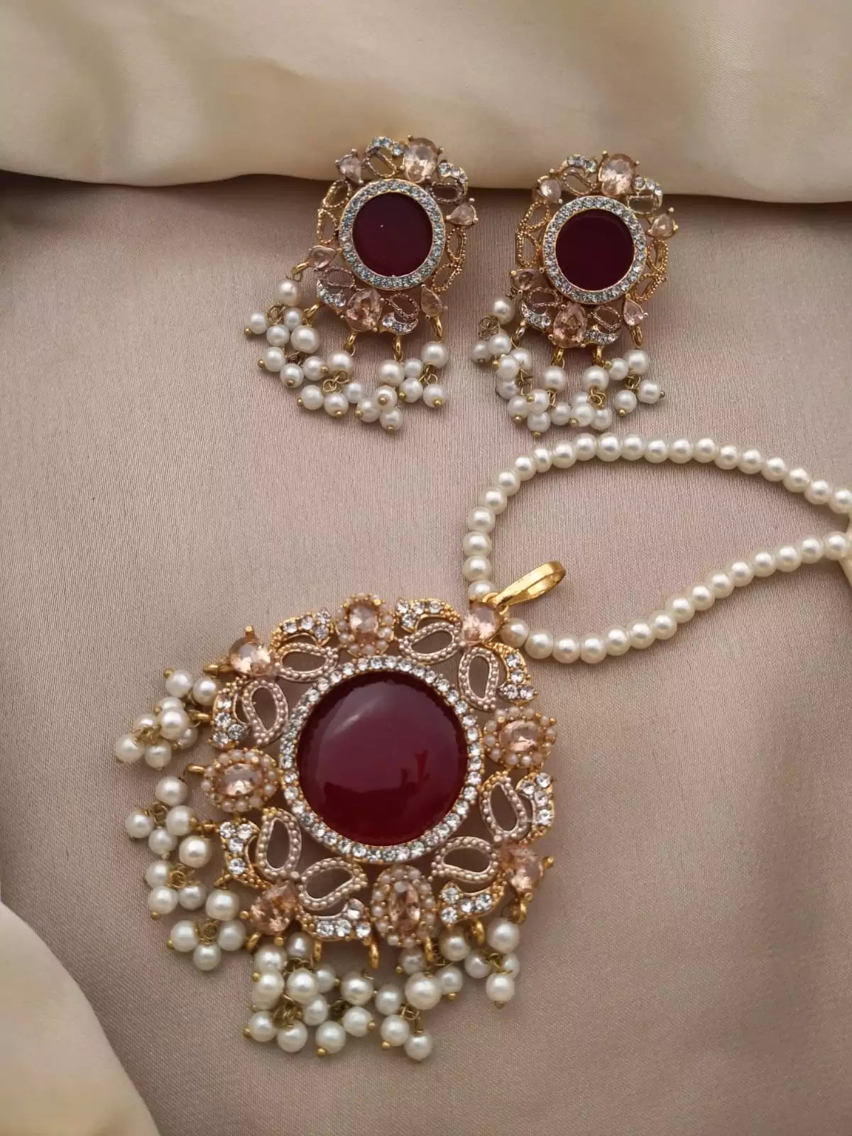Egyptian zircon pendant set-020